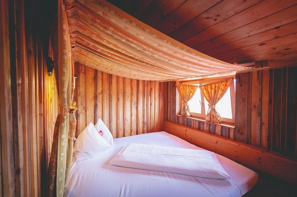 Roanwirt Otel Sankt Lorenzen im Murztal Dış mekan fotoğraf