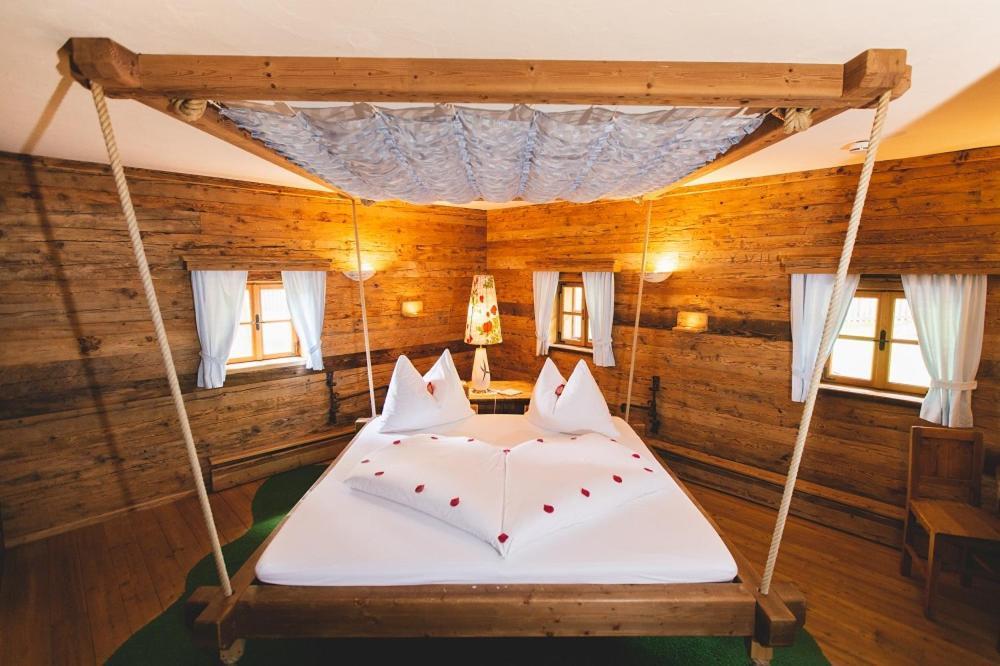 Roanwirt Otel Sankt Lorenzen im Murztal Dış mekan fotoğraf
