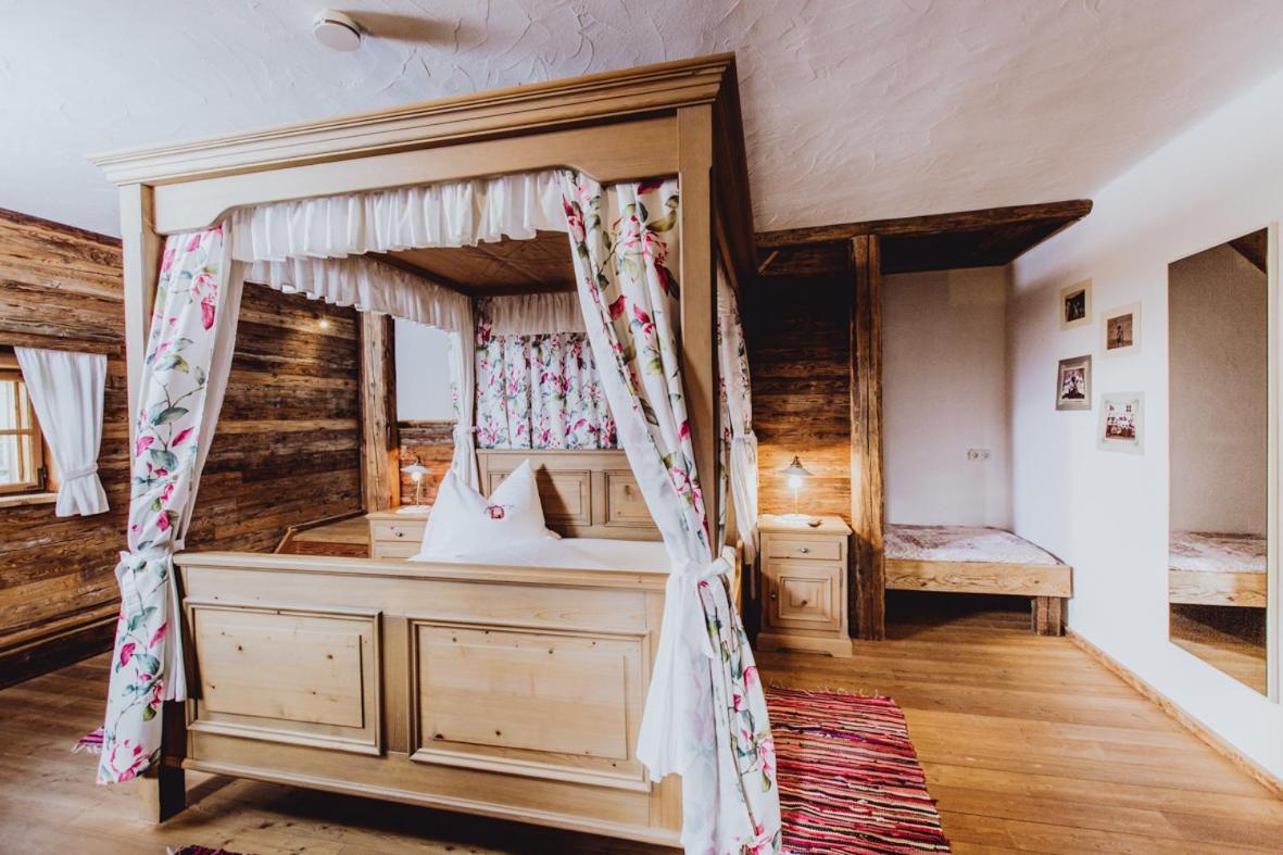 Roanwirt Otel Sankt Lorenzen im Murztal Dış mekan fotoğraf